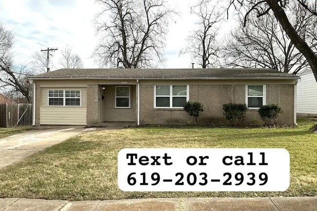 Building Photo - 3064 Albany Dr