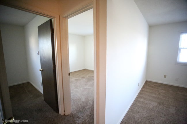 Photo - Country Brook Apartments