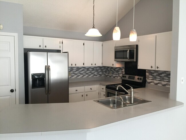 Photo - 3065 Yorktown Cir