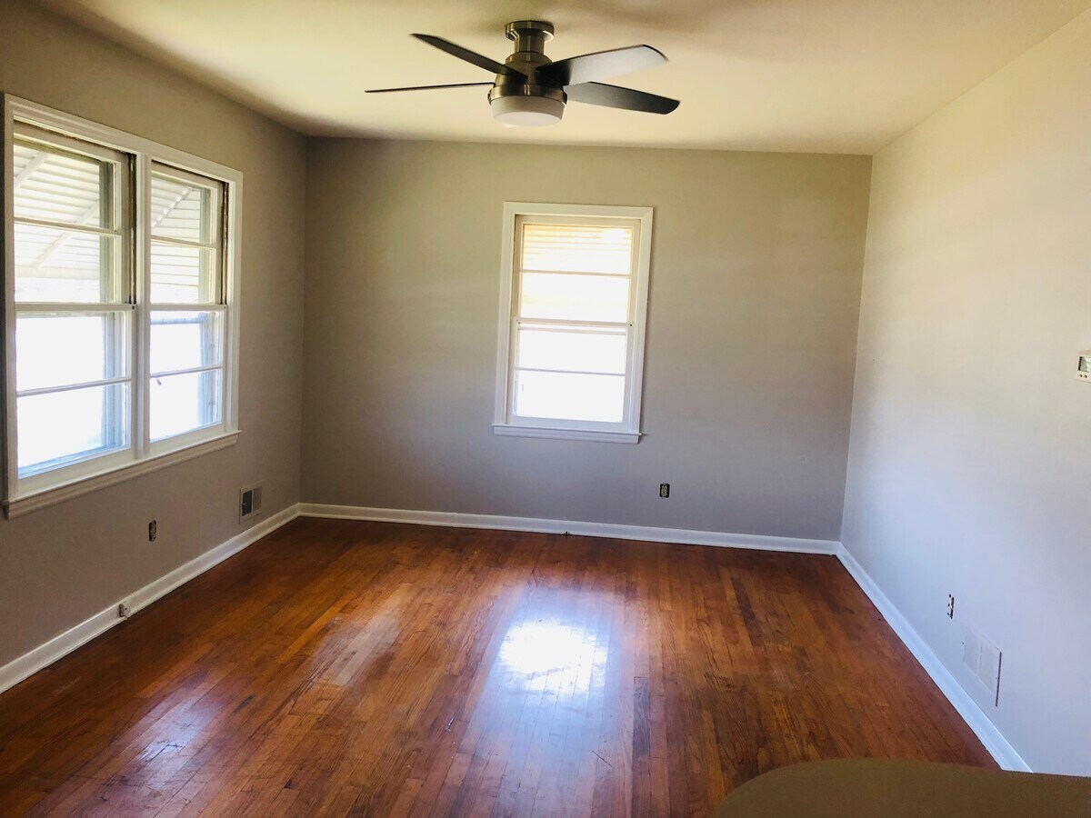 Sala de estar - 8897 Asheville Hwy