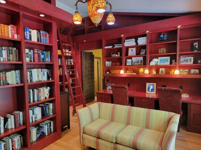 Photo - 1611 Heroic Rd