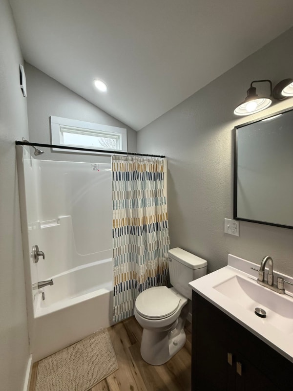 Photo - 325 Herriman St