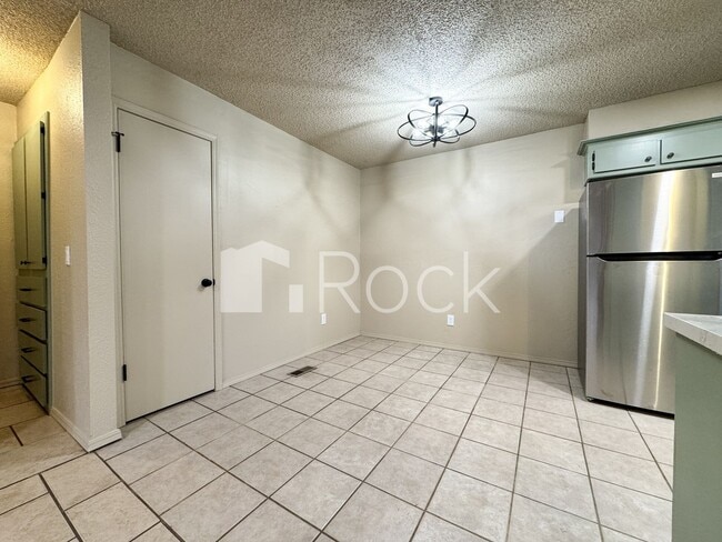 Photo - 7024 Woodlake Dr Unit 7024 Woodlake Dr