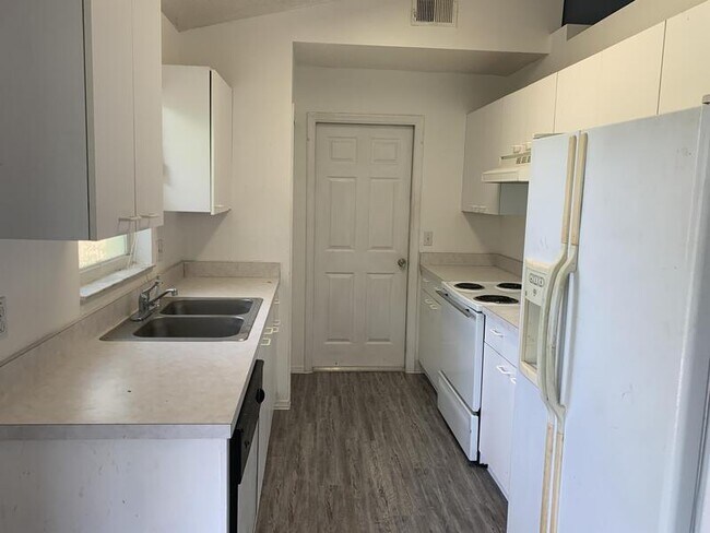 Photo - 14009 Furman Ave