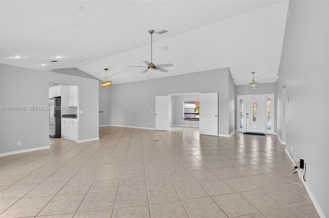 Photo - 6043 Sunberry Cir