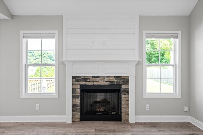 Photo - 169 Bonnell Dr