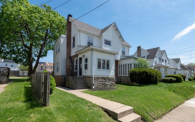 233 Leon Ave
