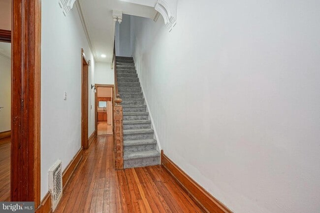 Building Photo - 627 N 32nd St Rental