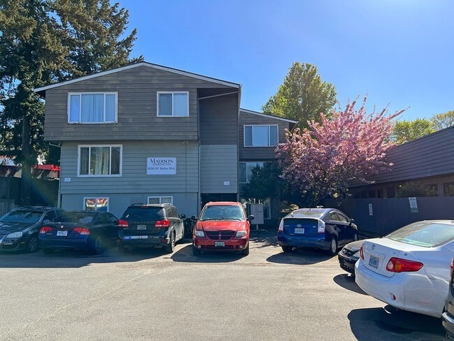 Photo - MADISON APTS