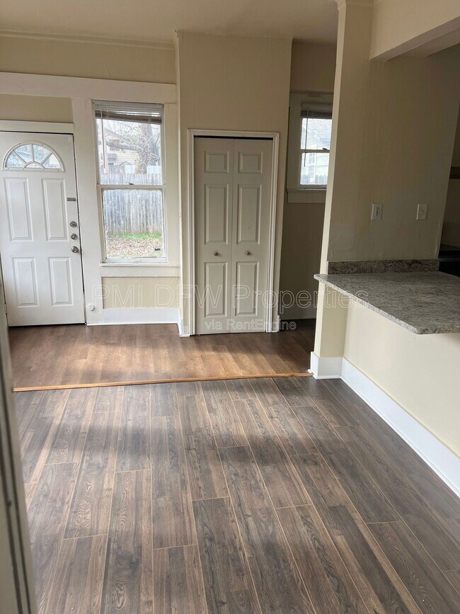 Photo - 219 S Montreal Ave