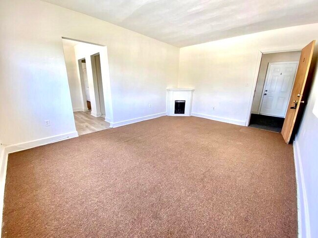 Photo - 515 57th St Unit 3