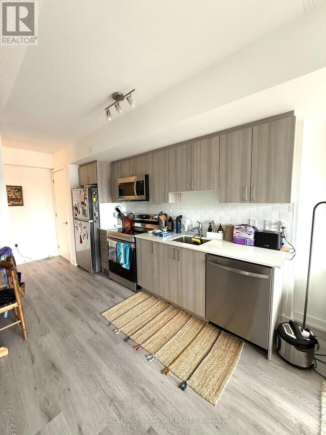 Photo - 556 Marlee Ave Unit 321