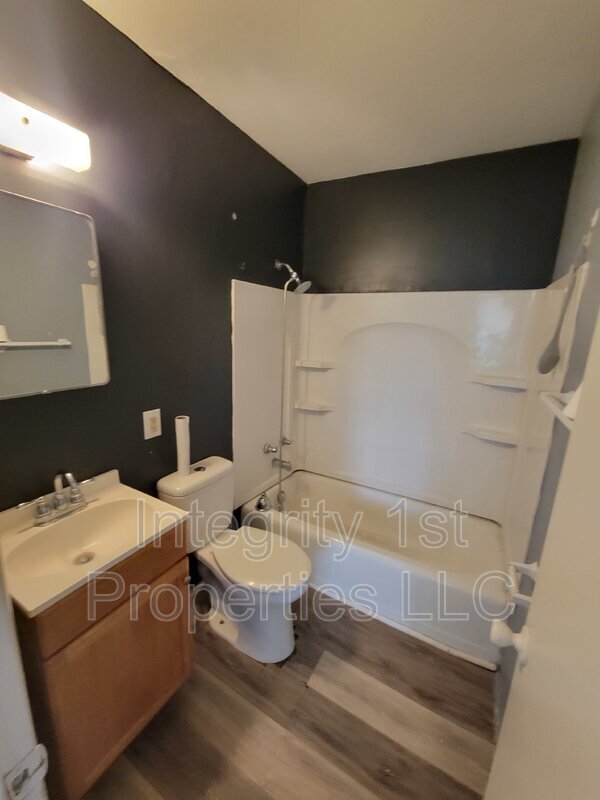 Photo - 2216 State Ave