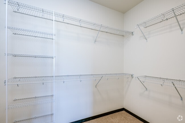 2 BR, 2 BA - 1,350SF - Zimmer Dr Townhomes