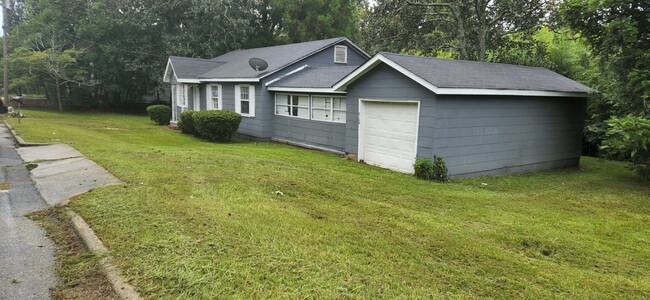Building Photo - 2106 Melton Ave Rental