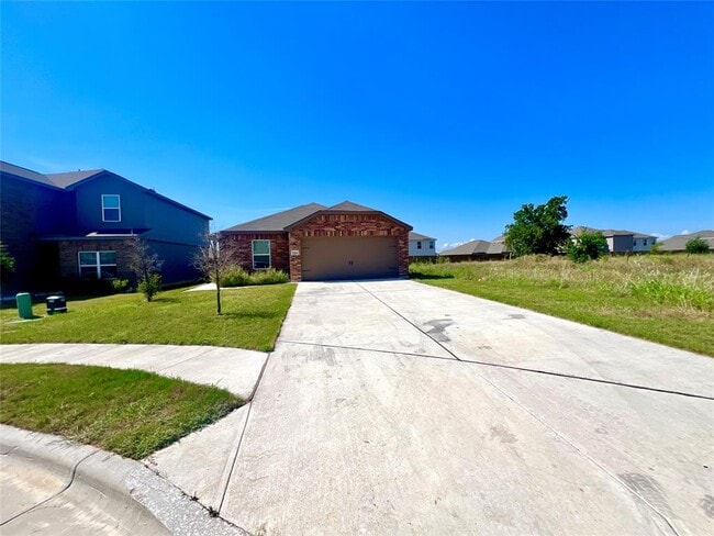 Building Photo - 520 Locksley Cove