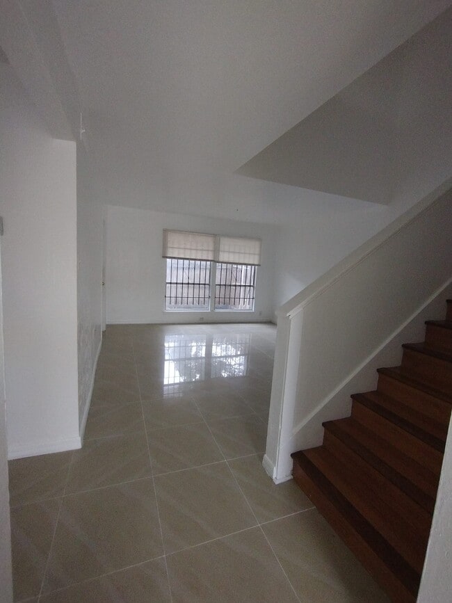 Building Photo - 4012 Woodfern Dr