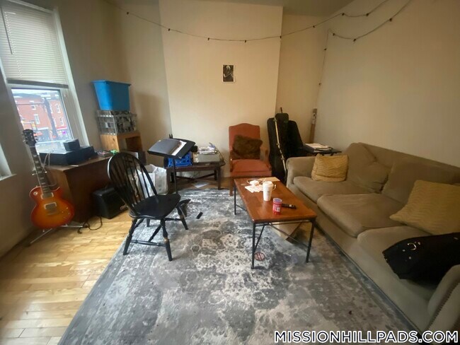 1458 Tremont St Unidad 2