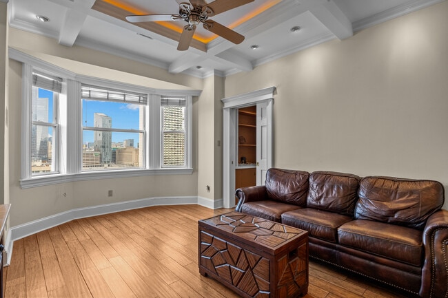 Photo - 2135 Walnut St Unit 1202