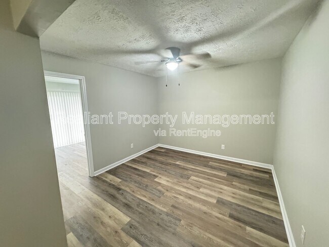Photo - 209 Lakeshore Dr Unit 2