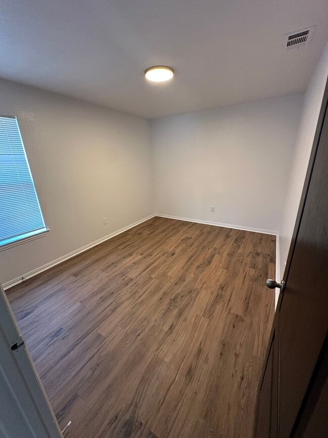 Photo - AVERET05-07 Unit 11907