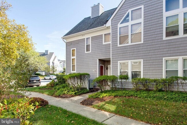Building Photo - 7764 Mayfair Cir Unit B