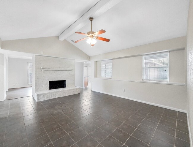 Photo - 817 Willow Creek Dr