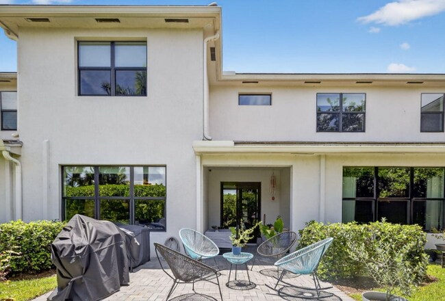 Photo - 4388 Serpens Ln