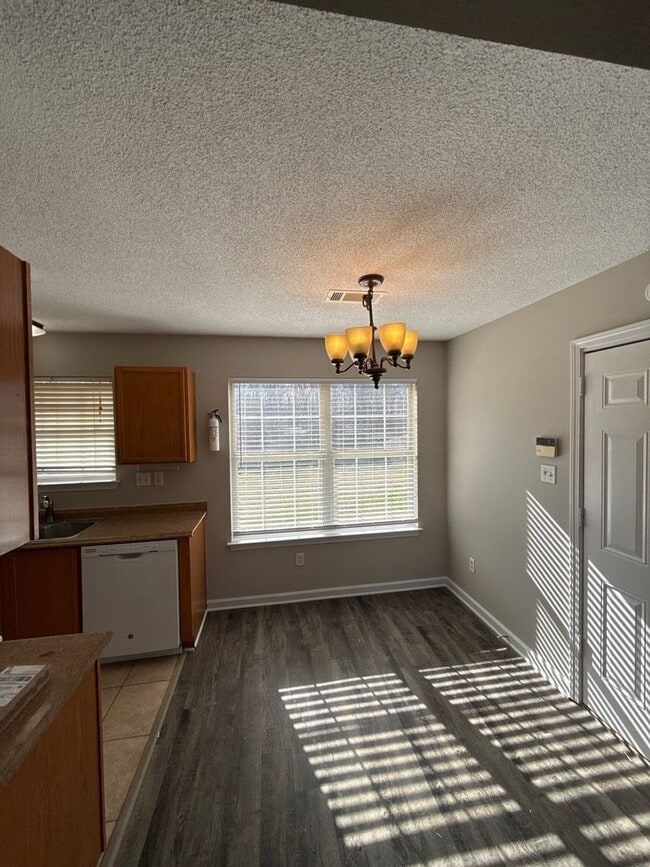 Photo - 175 Pine Ridge Ln