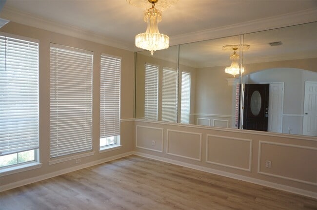 Photo - 4607 Forest Home Dr