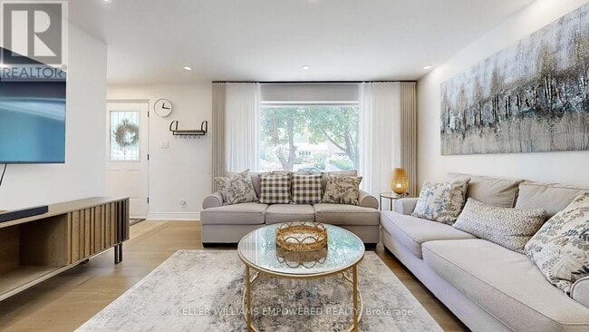 Photo - 30 Paperbirch Dr