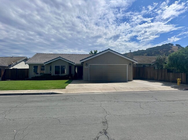 Building Photo - 51495 White Oak Dr