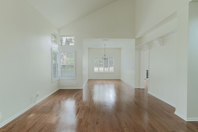 Photo - 3 Bedroom 2.5 Bathroom | Spacious Corner Lot Home | Ventura Brock Hills| Ventura