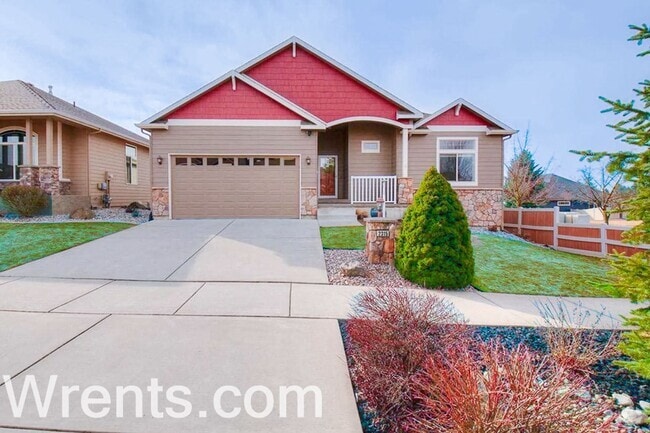 Building Photo - Stunning 4 Bed, 3 Bath Home in Gated 5-Mil...