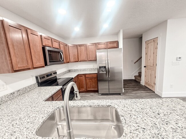 Photo - 126 Ivy Trce Unit A