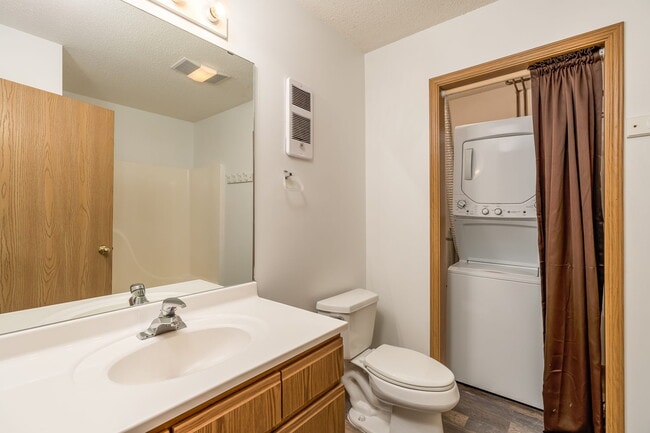 Photo - 121 Balcerzak Dr