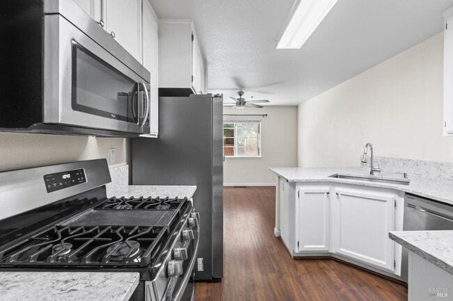 Building Photo - 1734 Zinfandel Dr