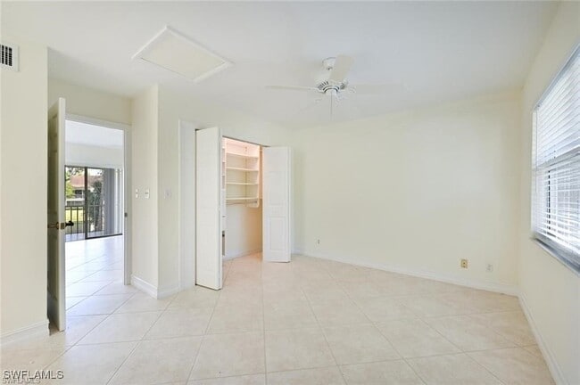 Building Photo - 18 Bobolink Ct Unit 18B