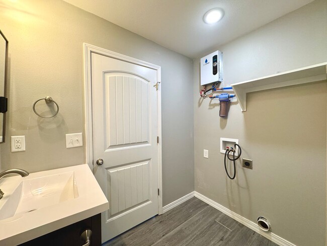 Photo - 1 Bedroom/1 Bathroom Triplex Unit in South...