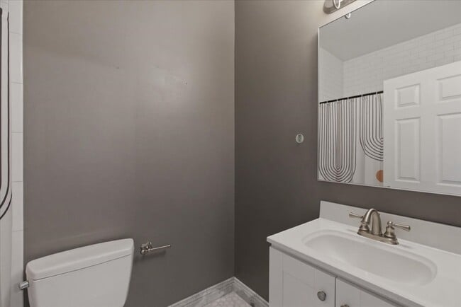 Photo - 745 N Wood St