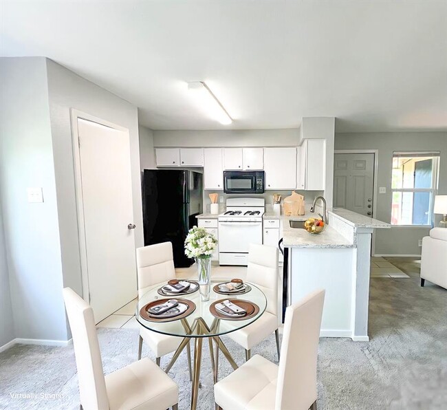 Photo - 9703 Roxanna Dr