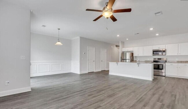 Photo - 3-bedroom, 2.5-bathroom Townhouse