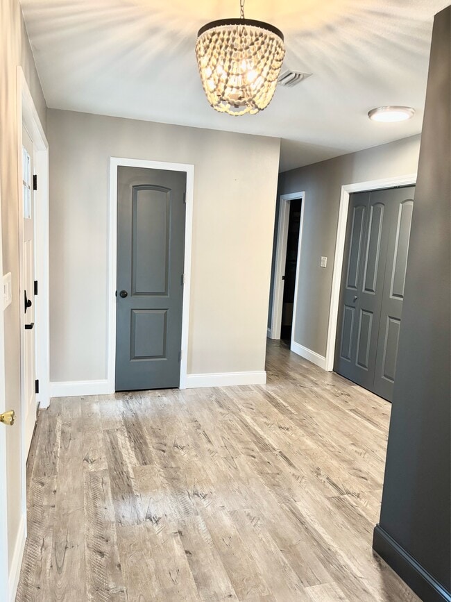 Photo - 2121 Oakstream Ave