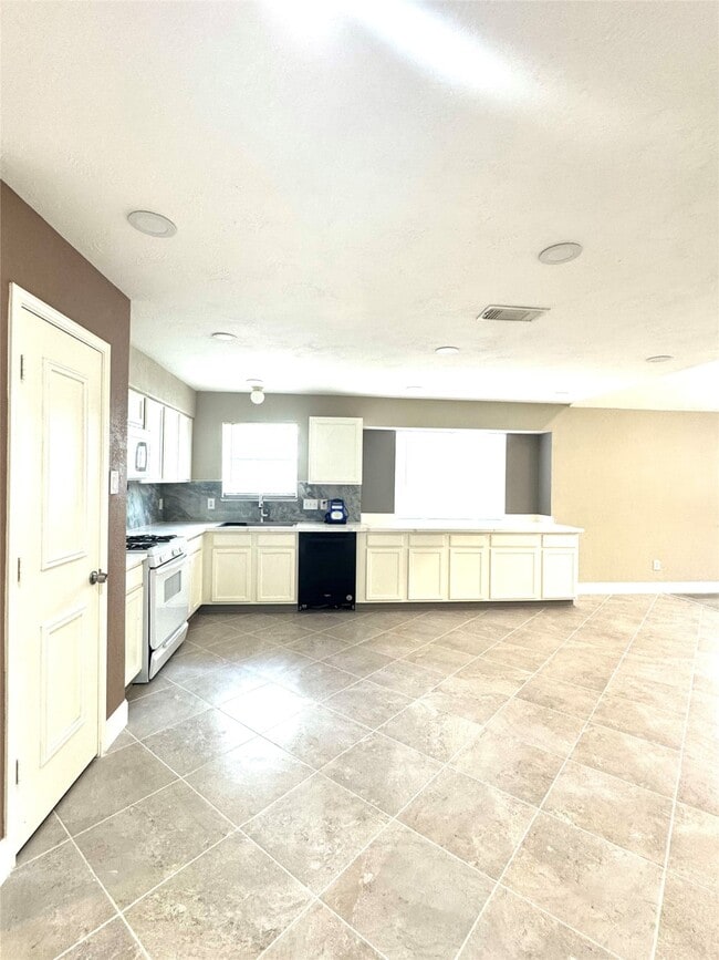 Building Photo - 12846 Sai Baba Dr Rental
