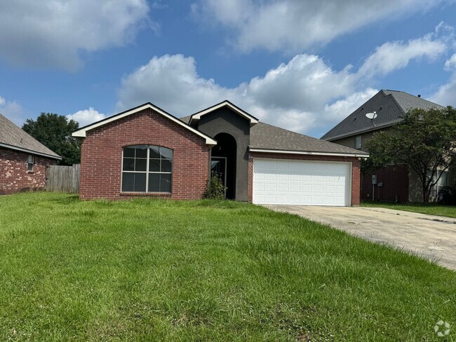 Building Photo - MOVE IN READY Home for Lease in South Poin...