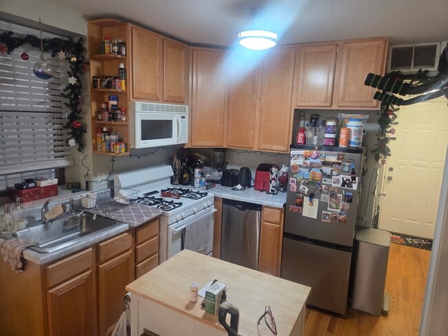 Photo - 2047 W Evergreen Ave Unit G