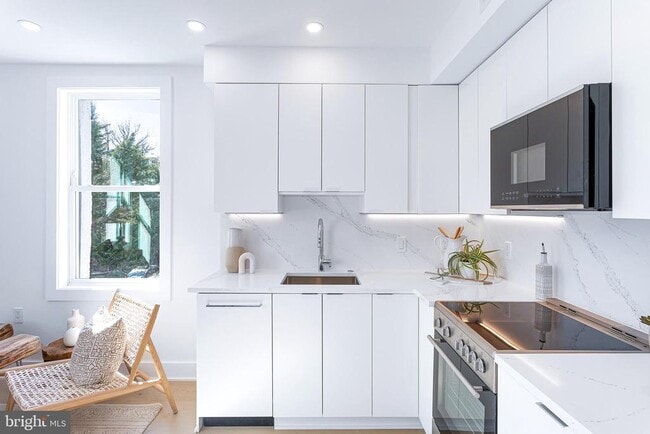 Photo - 2116 Kalorama Rd NW Unit 202