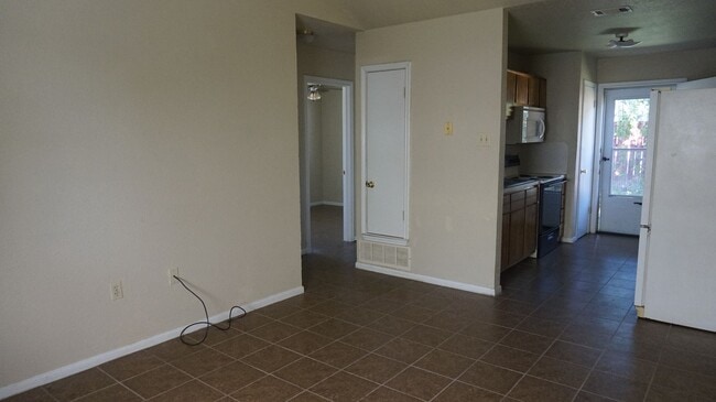 Photo - 310 W Washington Ave Unit A