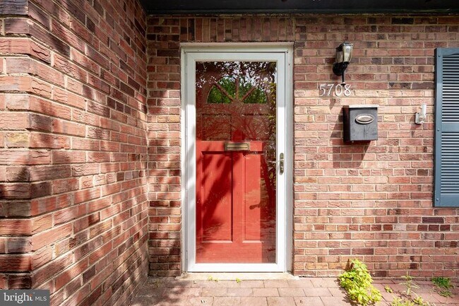 Photo - 5708 Dawes Ave