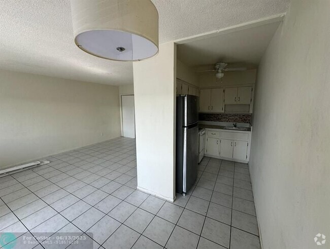 Building Photo - 1814 E Oakland Park Blvd Unit 46 Rental